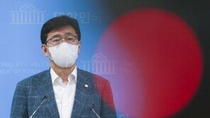 與 “4차 대유행 본격화 우려…野, 백신 공포 마케팅 무책임”
