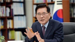 ‘횡령 혐의’ 동대문구청장 사무실 등 압색…10시간만에 종료