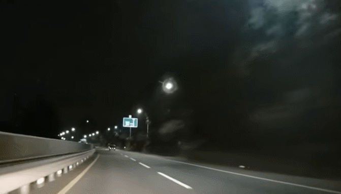 “담력 키워주겠다”며 새벽길 역주행…마주 오는 택시와 충돌