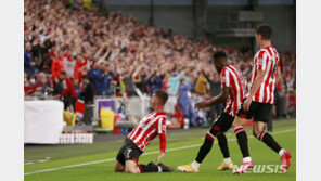 ‘74년 만에 승격’ 브렌트포드, 개막전서 아스널 격침