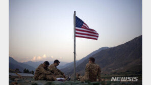 바이든, 아프간철수 지원에 군 1000명 추가파견 명령