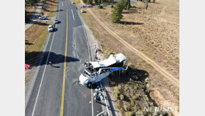 뉴욕주 고속도로서 관광버스 굴러 57명 다쳐