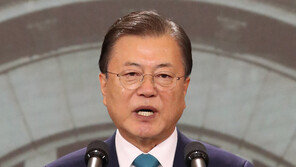 문 대통령 “日과 대화의 문 항상 열어두고 있다”