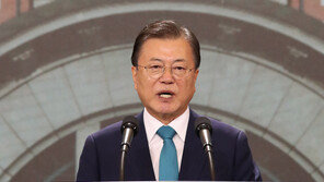 文대통령 “통일엔 더 많은 시간…한반도 평화모델 구축”