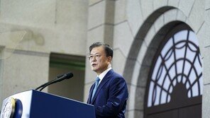 문 대통령 “10월까지 국민 70% 2차접종”…일정 앞당겨진 이유는?