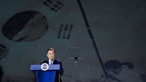 [전문]文 “평화롭고 품격있는 선진국…함께 잘사는 나라 꿈 현실화”