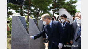 이재명 ‘열린민주당 합당’ vs 이낙연 ‘조국 수호’