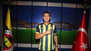 축구대표팀 ‘간판 수비수’ 김민재, 터키 페네르바흐체 입단