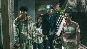 ‘싱크홀’ 100만 돌파-‘모가디슈’ 올해 흥행 2위…극장가 활기