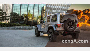 지프 전동화 모델 ‘랭글러 4xe’ 국내 사전계약… “바이든 美 대통령이 반한 친환경 오프로더”