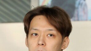 “박유천, 동거 여친에 법카 주고 억대 무전취식” 소속사 폭로