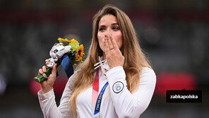 아이 수술비 마련하려 경매 부친 은메달…낙찰 후 돌려준 회사