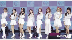 파시걸스 “데뷔 믿기지 않아…설레고 긴장”