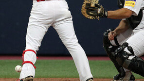 ‘마그넷 정’ 최정, 통산 288번째 몸 맞는 공…ML 최다 기록도 넘었다