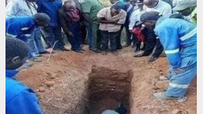 “예수 부활 재현하겠다” 생매장 자청한 잠비아 목사 결국 사망