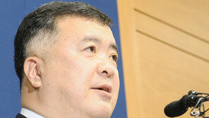 “이인규가 ‘盧 논두렁 시계’ 관여? 정정보도하라”…2심서 뒤집혀 