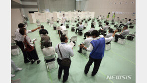 美가 나서자…일본도 “무료 코로나19 백신 부스터샷 검토”