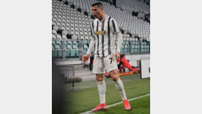 “메날두 시대가 저물고 있다”…UEFA 올해의선수 최종후보 2년째 탈락