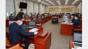 자사고 폐지 이어 일방적 사학법 개정까지… 文정부 교육정책, 의견 수렴없는 ‘불통’ 지적