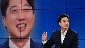 이준석 “경선버스 출발시키려니 운전대 뽑아갔다”