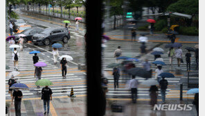 [날씨]장마·태풍에 곳곳 강한 비·바람…제주 최대 250㎜