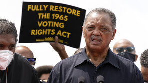 美 흑인 인권운동가 제시 잭슨 목사, 코로나19 확진