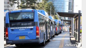 서울 시내버스 ‘현금 승차’ 없애나…10월부터 시범운영