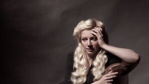 서울 공연 중 흘린 눈물…코로나는 나와 엄마를 영원히 갈라놓았다