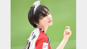 치어리더 하지원 쇼트컷에 “페미냐”…정치권도 “좀 적당히들 해라”