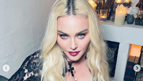 63세 마돈나, 나이 잊은 볼륨 몸매·미모 “먹고 기도하고 사랑하라”