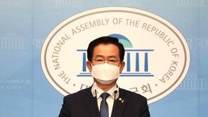 與 “野 백신 거지 발언은 외교적 결례, 속 좁은 행태 부끄럽다”