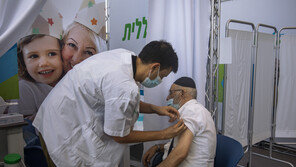 “부스터샷 효과, 2차 접종의 4배…중증 예방은 5~6배”