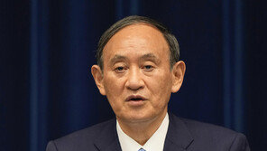 벼랑끝 日스가 “9월 총재 선거 후 10월 총선 모색”