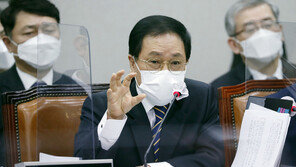 유영민 “내년 백신 1억7000만회분 확보…부스터샷”