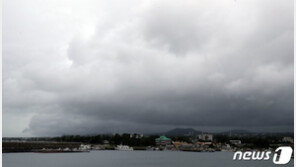 태풍 ‘오마이스’ 제주 스쳐 지나가…예상보다 약한 비바람