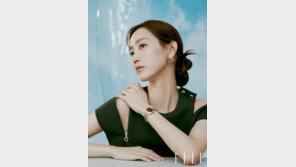 ‘슬의생’ 신현빈, 의사 가운 대신…몽환적인 화보