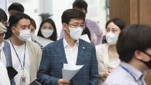 與, ‘부동산 의혹’ 의원 5명 ‘탈당계’ 받고도 처리 미뤄