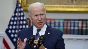 CNN “바이든, 아프간 철군 이달 31일 시한 지키기로”