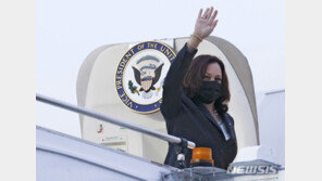 ‘아바나 증후군’ 탓에…해리스, 베트남 순방 3시간 넘게 지연