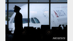 델타항공 “백신 안 맞은 직원 月건강보험 200달러 더 내”