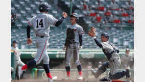 잘 싸운 교토국제고, 여름 고시엔 결승 진출엔 실패
