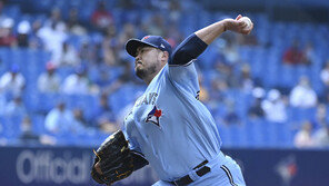 ‘좋았던 체인지업 어디갔나’…직구로 버티던 류현진 또 다시 최악투