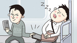 [단독]늦은 밤 지하철 2호선…당신의 스마트폰을 노린다
