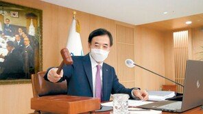 [사설]물가 잡겠다고 금리 올리며 또 지원금 풀면 효과 있겠나