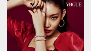 청하, 보석보다 빛나는 화려한 비주얼…시선 압도 