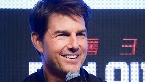 정원에 헬기 착륙을 요청한 의문의 VIP…톰 크루즈였다