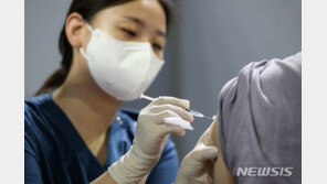 코로나 백신, 독감 등 다른 백신과 간격 없이 접종 가능