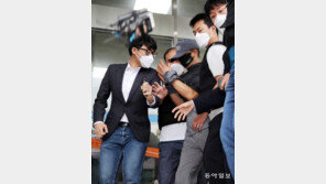 “보도 똑바로 하라” 마이크 쳐낸 전자발찌범[청계천 옆 사진관]