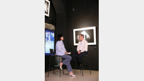 박영선 손잡은 이재명-봉하 찾은 이낙연…與 경선 투표 시작