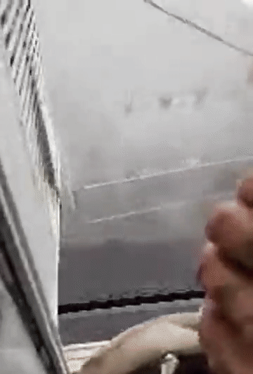 창문·지붕 날아가고…美 덮친 허리케인 아이다 (영상)